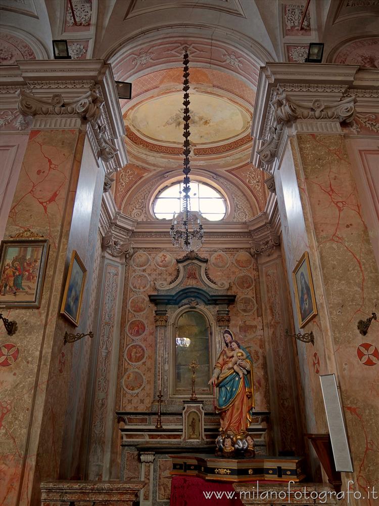 Sillavengo (Novara) - Cappella laterale nella Chiesa di San Giovanni